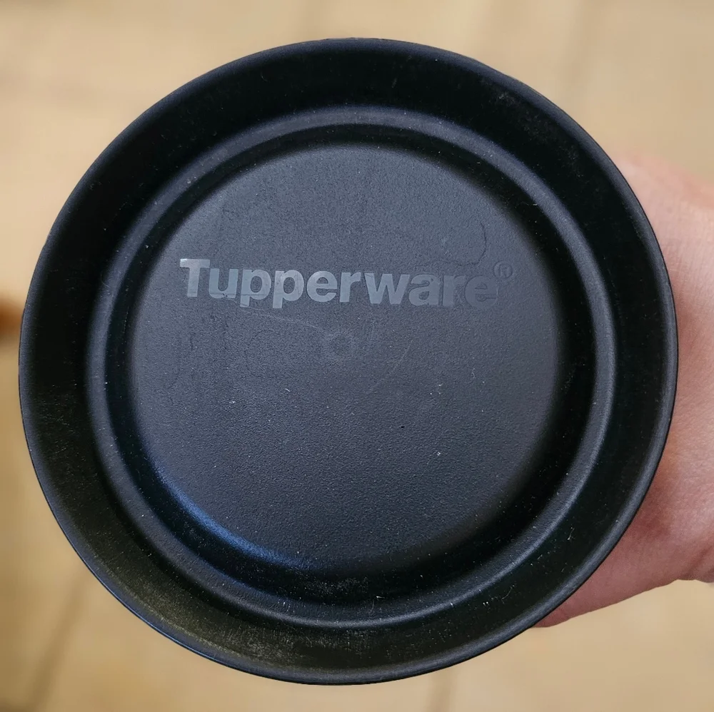 Tupperware Cold Brew Carafe for Coffee or Tea 1.3 Liter Size EUC